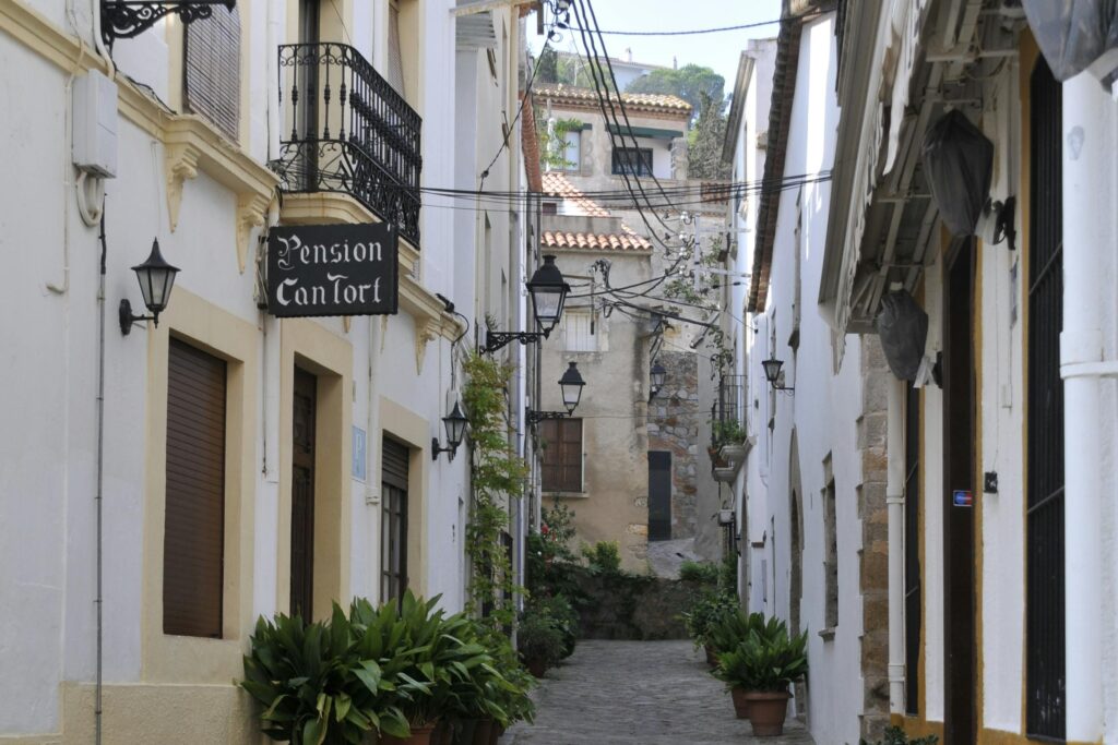 Foto de Antonio Lorenzana Bermejo: https://www.pexels.com/ca-es/foto/ciutat-edificis-carrero-urba-14620632/